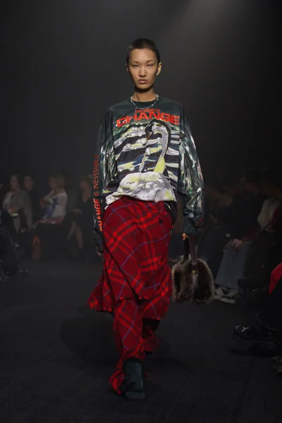 Look 13